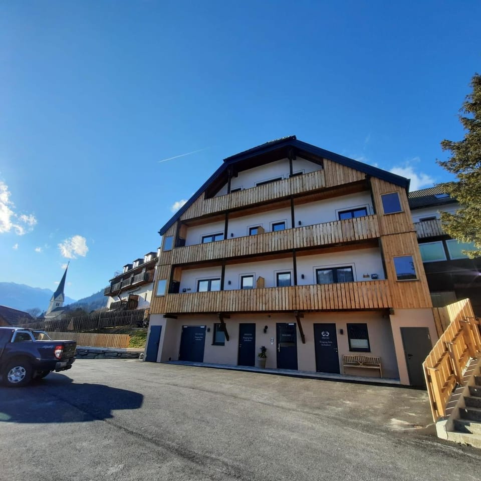 Property building, Natural landscape, Parking