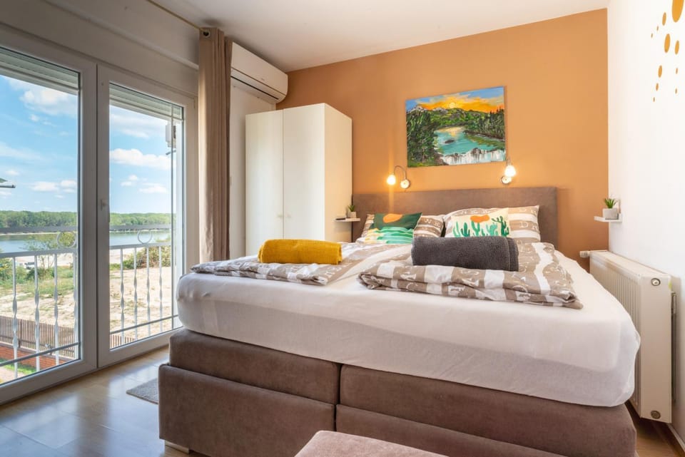 TV and multimedia, Bedroom, River view, internet, air conditioner