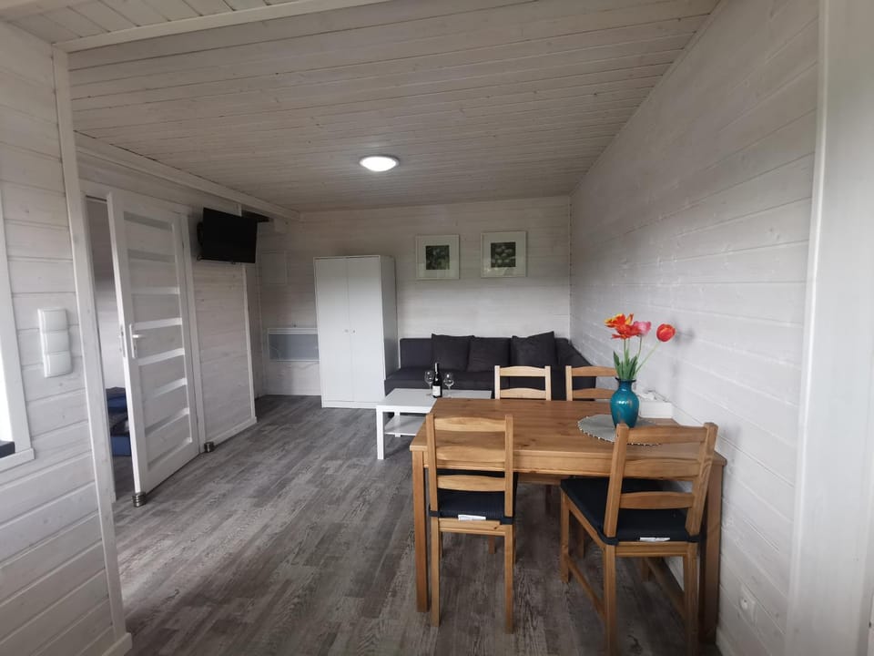 DOMEK U BEATY - KASZUBY - BEZPOŚREDNIO PRZY JEZIORZE House in Pomeranian Voivodeship