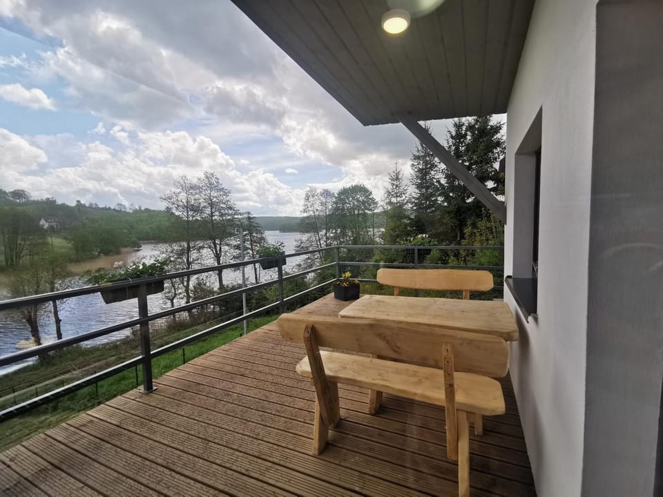 DOMEK U BEATY - KASZUBY - BEZPOŚREDNIO PRZY JEZIORZE House in Pomeranian Voivodeship