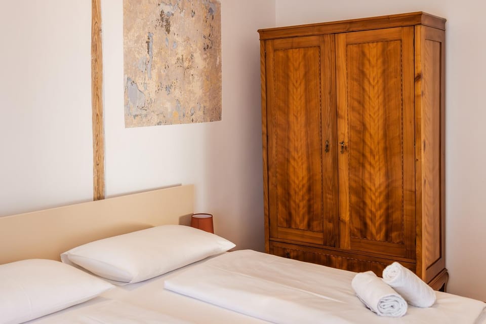 Bed, Bedroom, towels, wardrobe