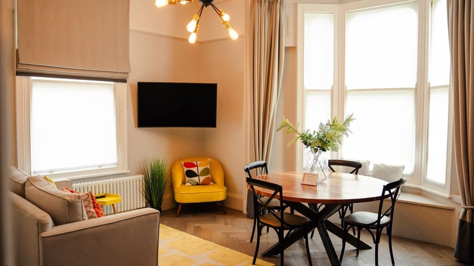 TV and multimedia, Dining area