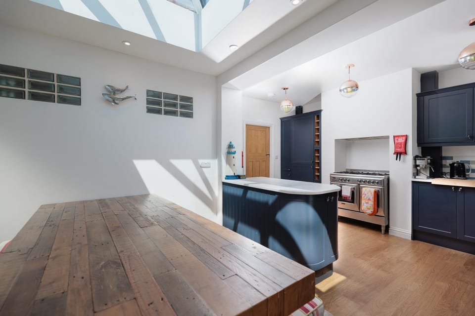 Dining area, kitchen