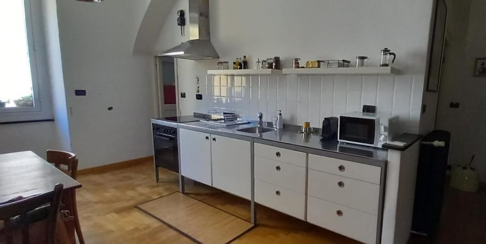 COZY LOFT IN THE VERY HEART OF OLD TOWN Apartment in Genoa