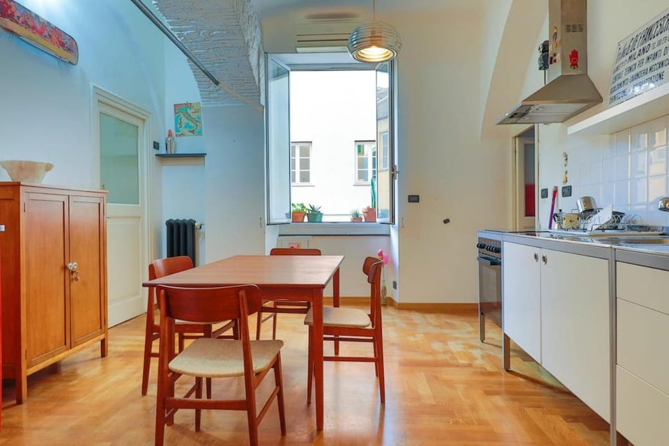 COZY LOFT IN THE VERY HEART OF OLD TOWN Apartment in Genoa