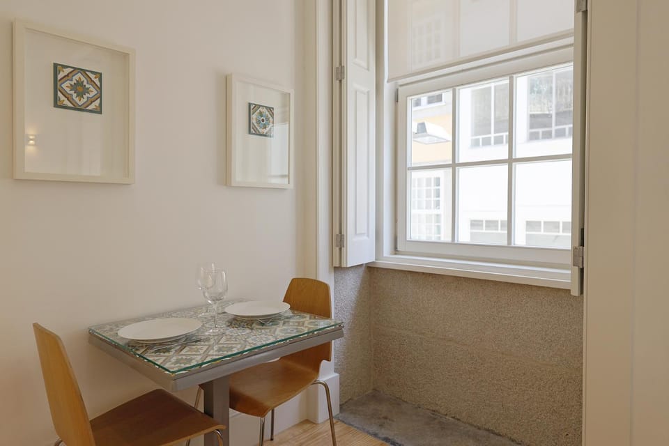 FLH Porto Traditional Studio Apartment in Porto
