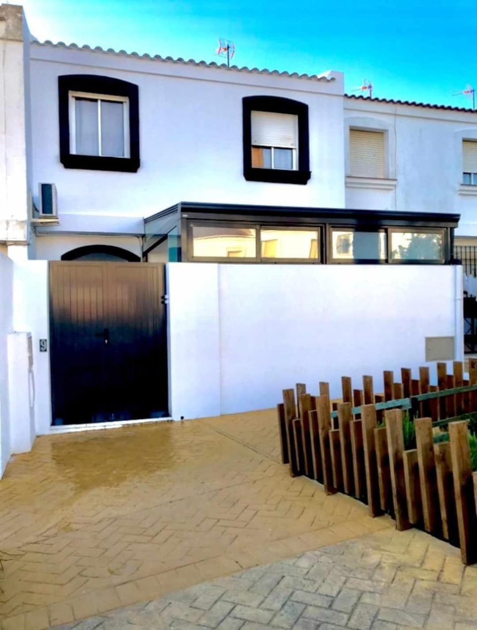 Property building, Facade/entrance