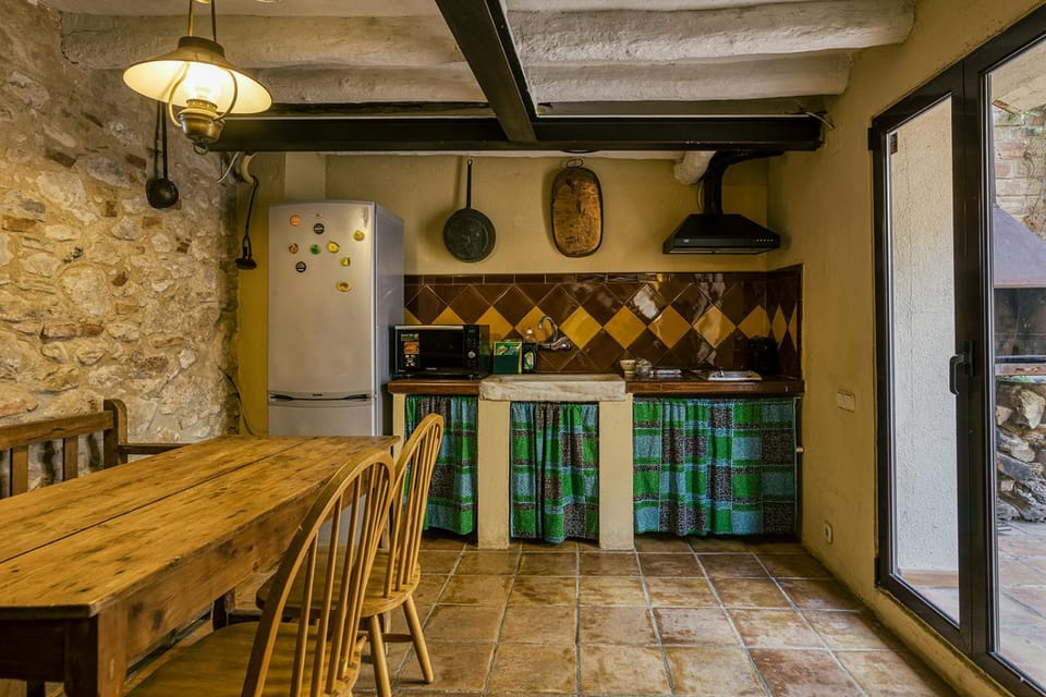 Dining area, kitchen