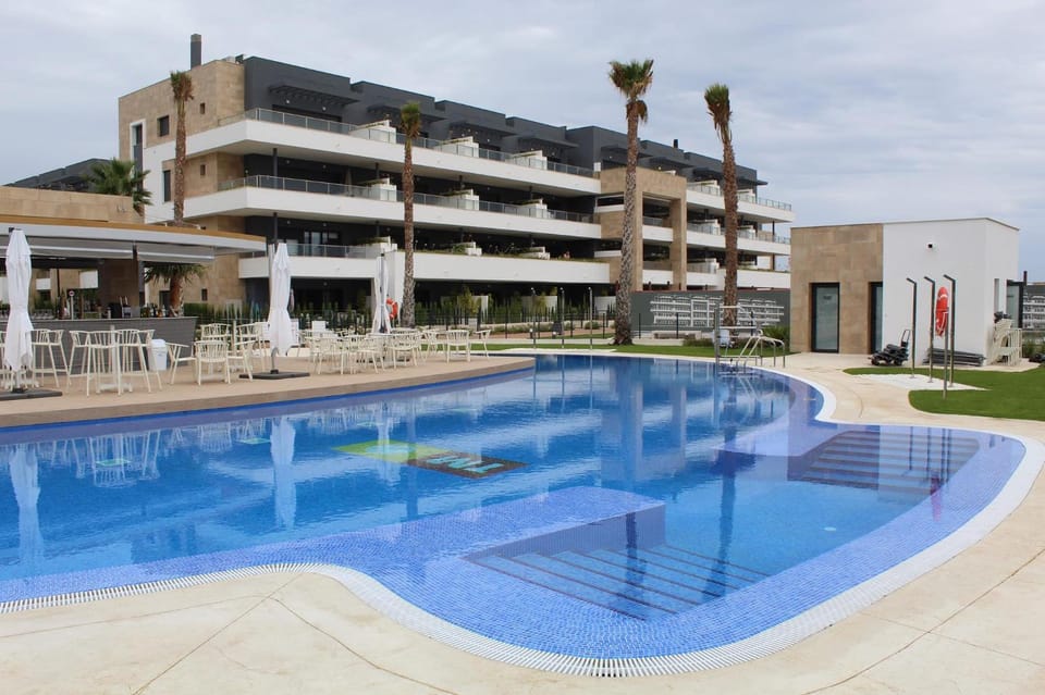 Swimming pool, Swimming pool
