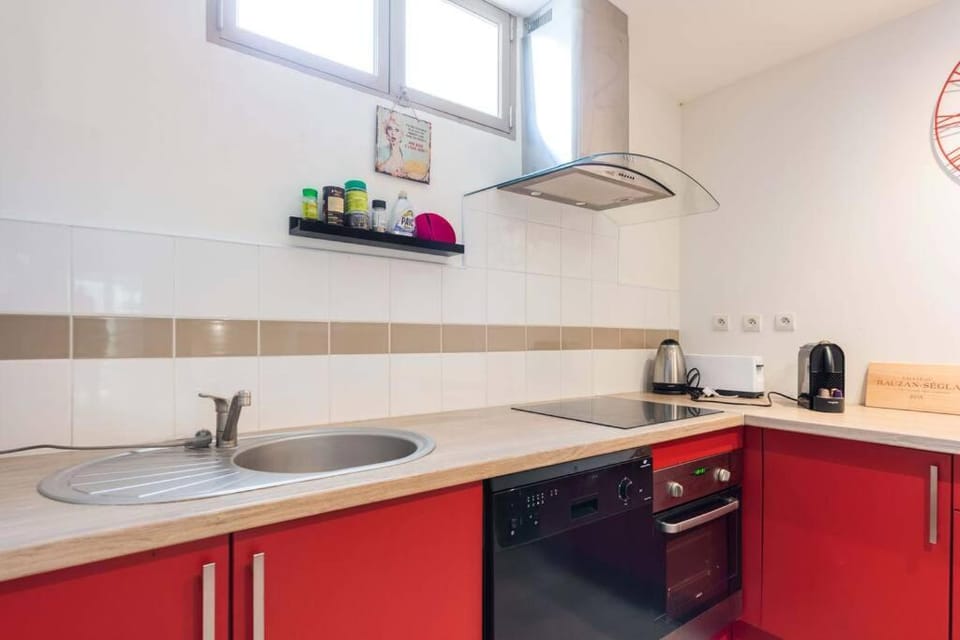 studio next to bordeaux city center with a terrace Apartment in Bordeaux