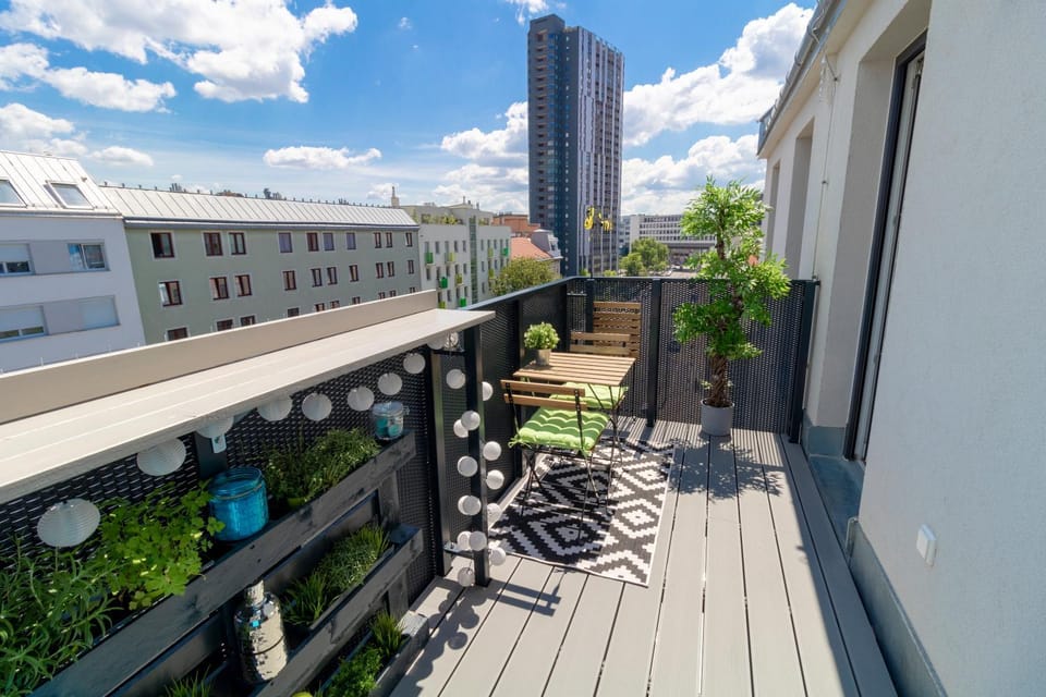 Balcony/Terrace, City view, Street view