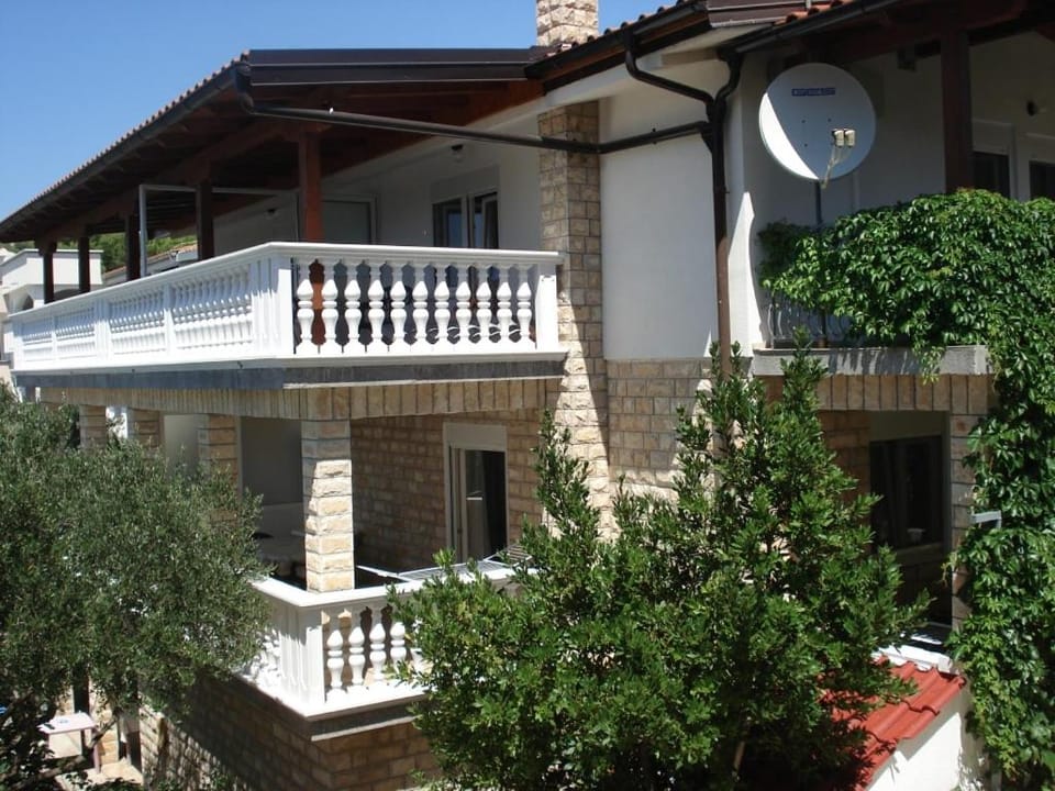 Property building, Facade/entrance, Off site