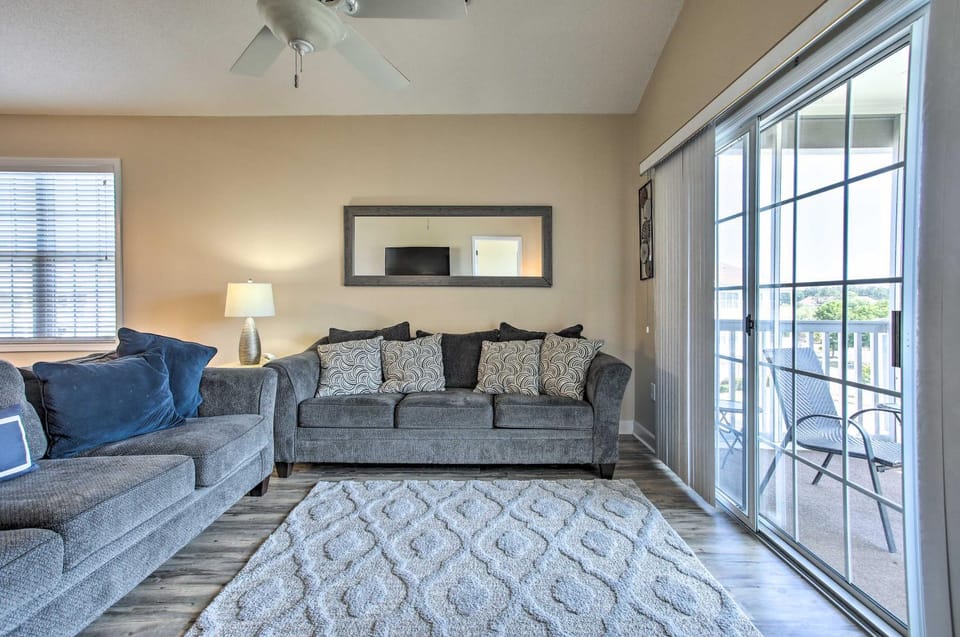 Barefoot Resort Condo w/ Pool, Tennis Court Access House in North Myrtle Beach