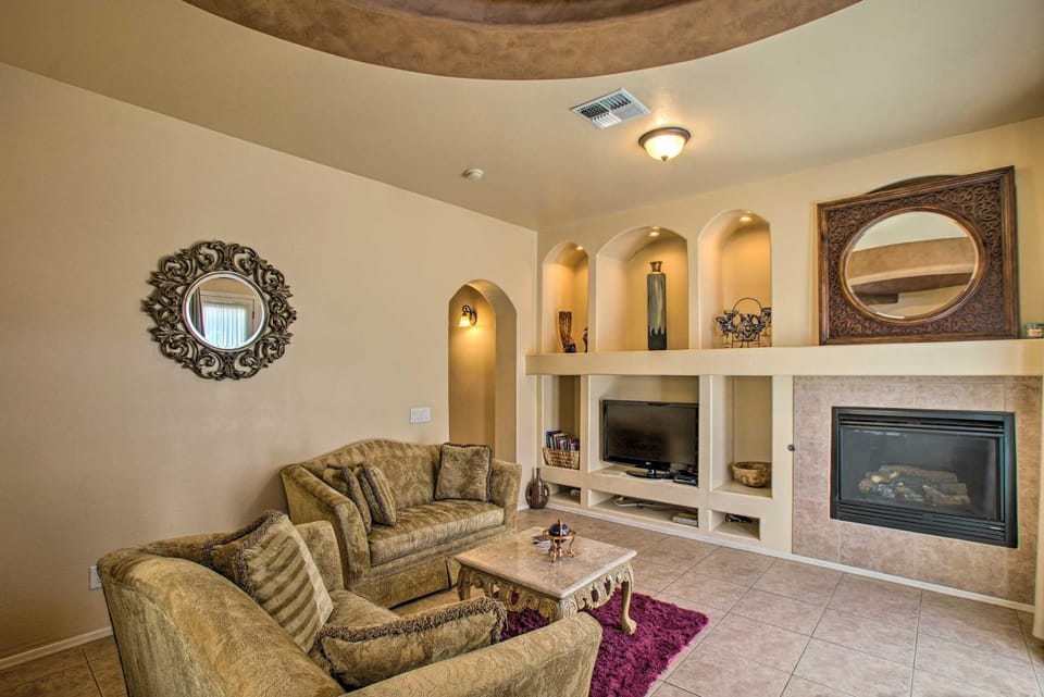 Near Golf: Casita w/ Patio 10 Mi to Dtwn Phoenix! House in Laveen Village