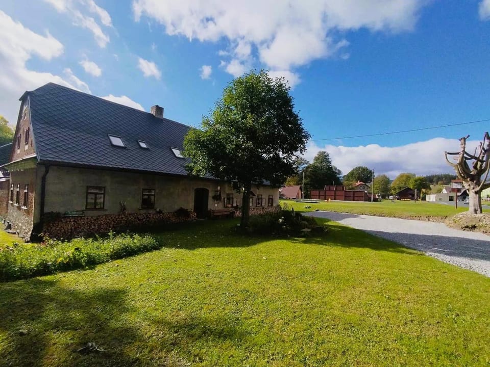 Chalupa Rozcestí, z Gruntu dobré přespání Apartment in Czechia