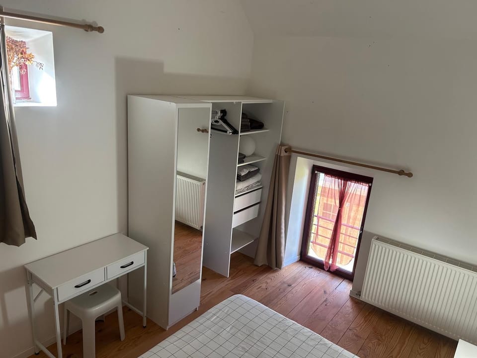 Bed, Photo of the whole room, Bedroom, wardrobe