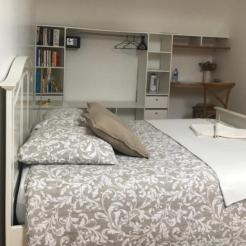 Bed, Library, Bedroom
