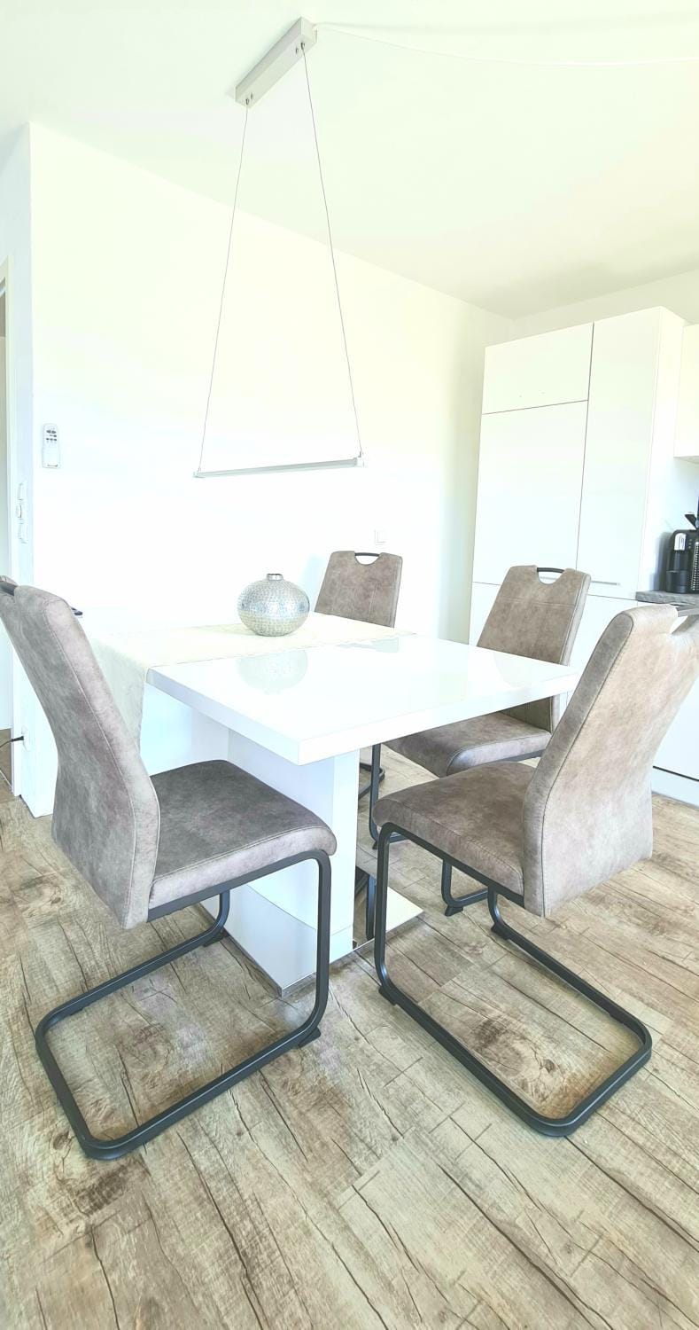 Dining area, Food