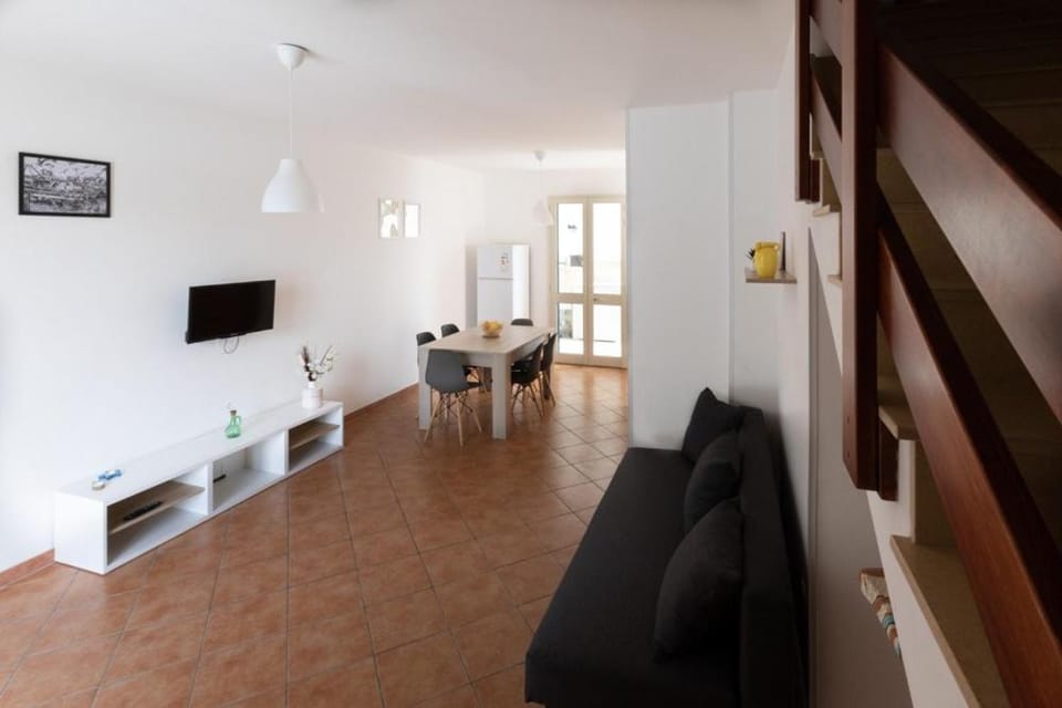 Communal lounge/ TV room, TV and multimedia, Living room, Evening entertainment