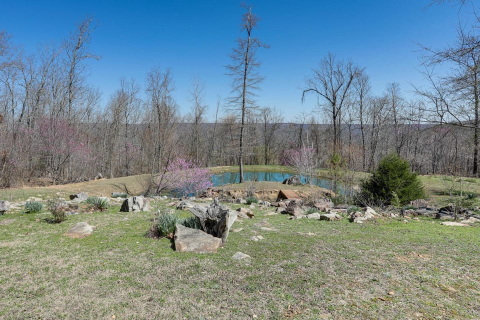 'Bullfrog Bluff' Mountain View Cabin w/ Deck! Cabin in Arkansas