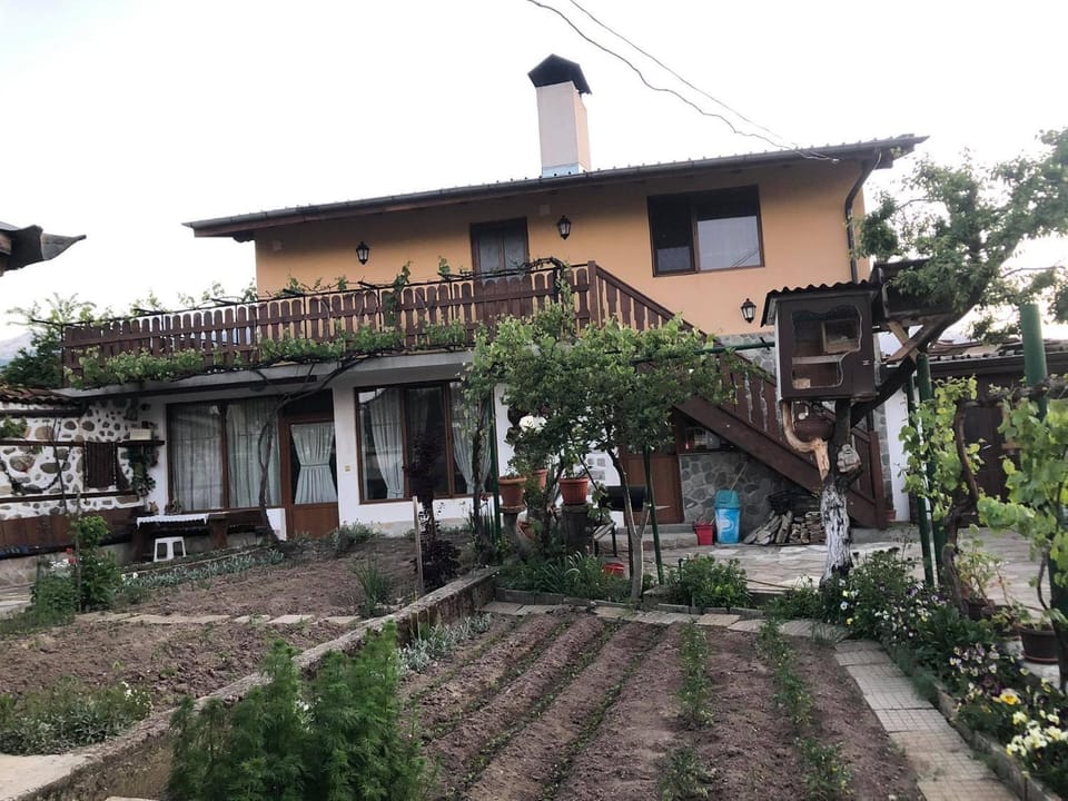 Къща за гости Градината Bed and Breakfast in Blagoevgrad Province