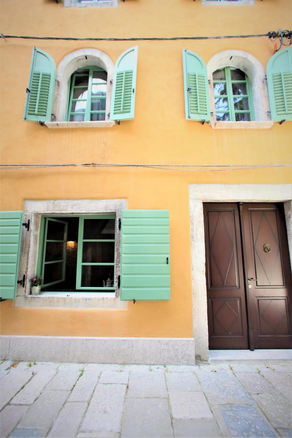 Property building, Facade/entrance