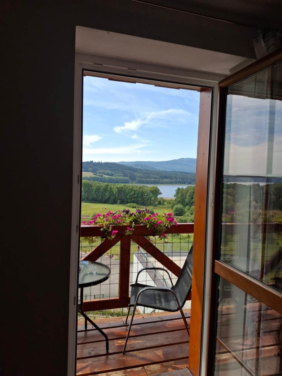 Day, Natural landscape, View (from property/room), Balcony/Terrace, Seating area, Lake view, Lake view, Mountain view
