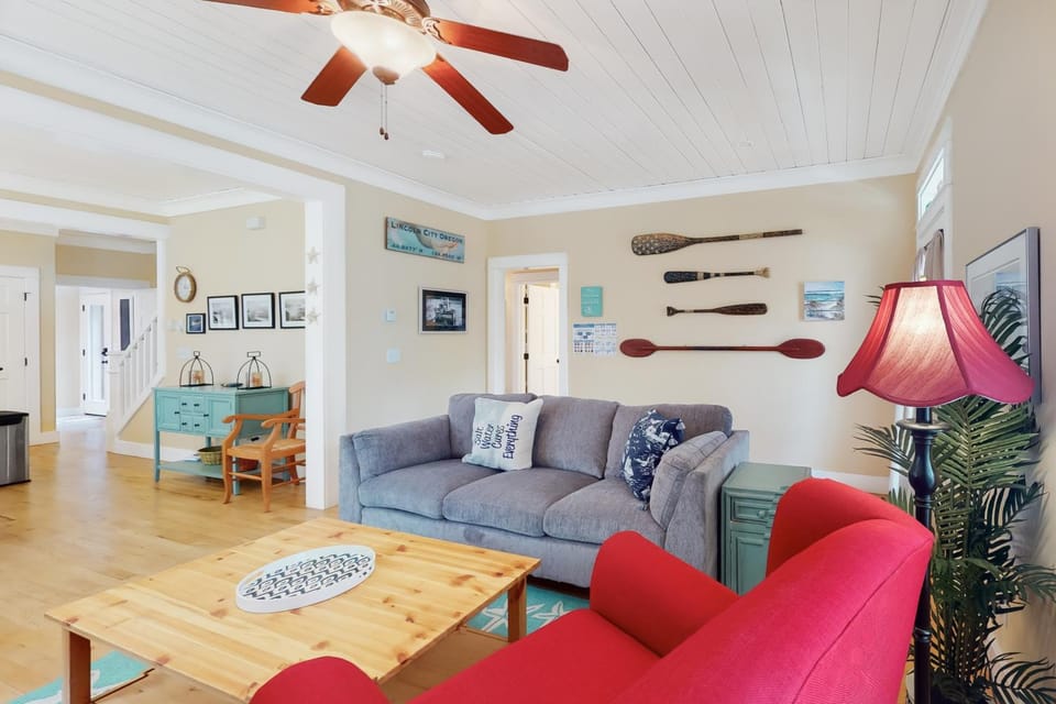 Looney Dunes House in Lincoln City