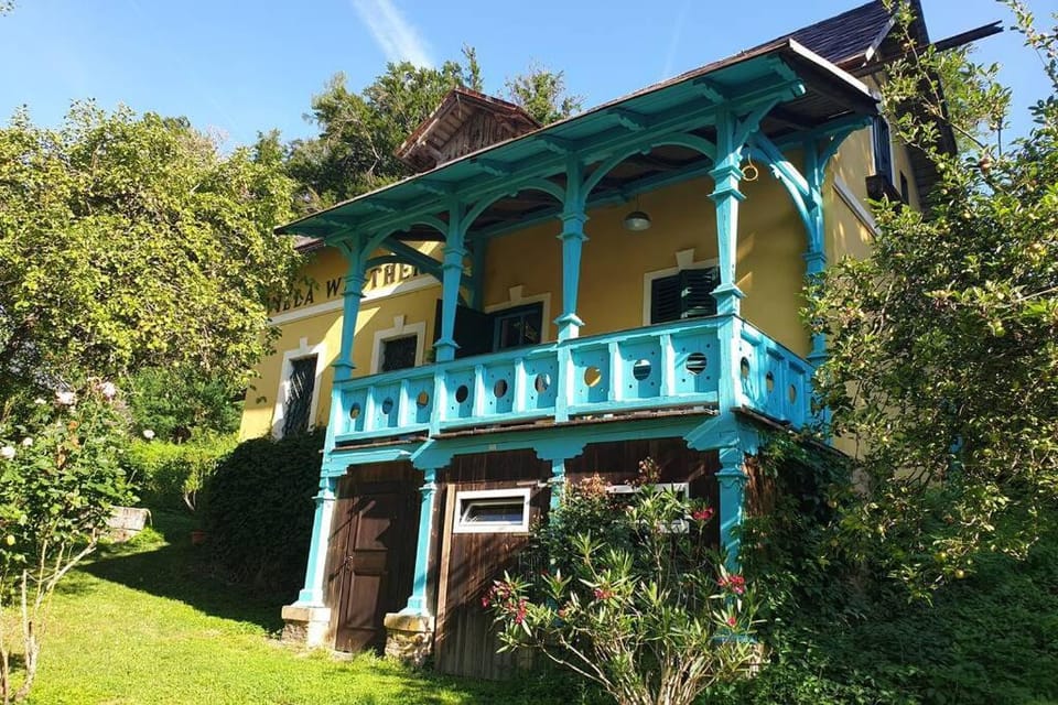 Alte Villa 400m2 Seegrund nur für euch - old villa with 400m2 beach just for you Villa in Carinthia, Austria