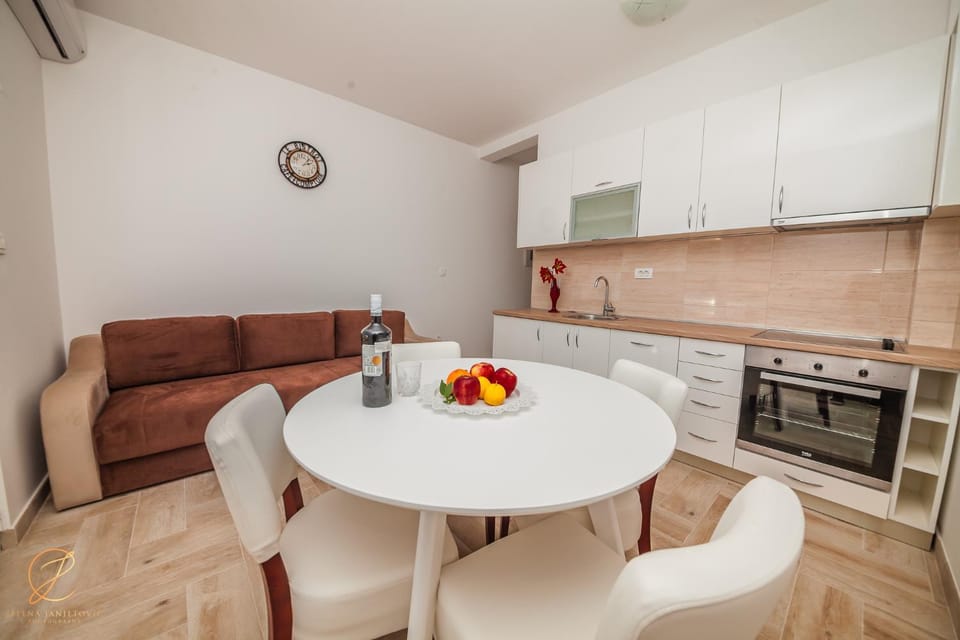 Apartments Ruzmarin Apartment in Kotor Municipality