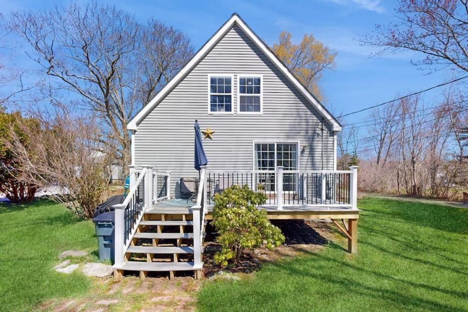 Property building, Day, Garden, Garden view
