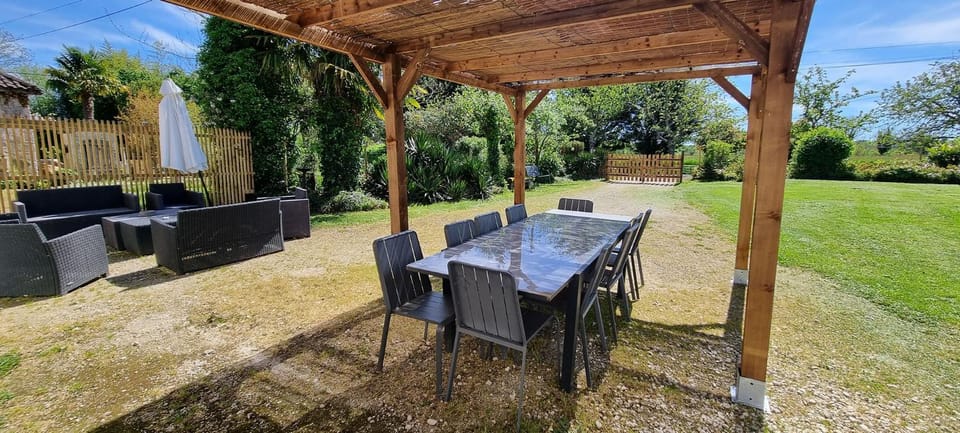 Patio, Garden, Living room, Garden view