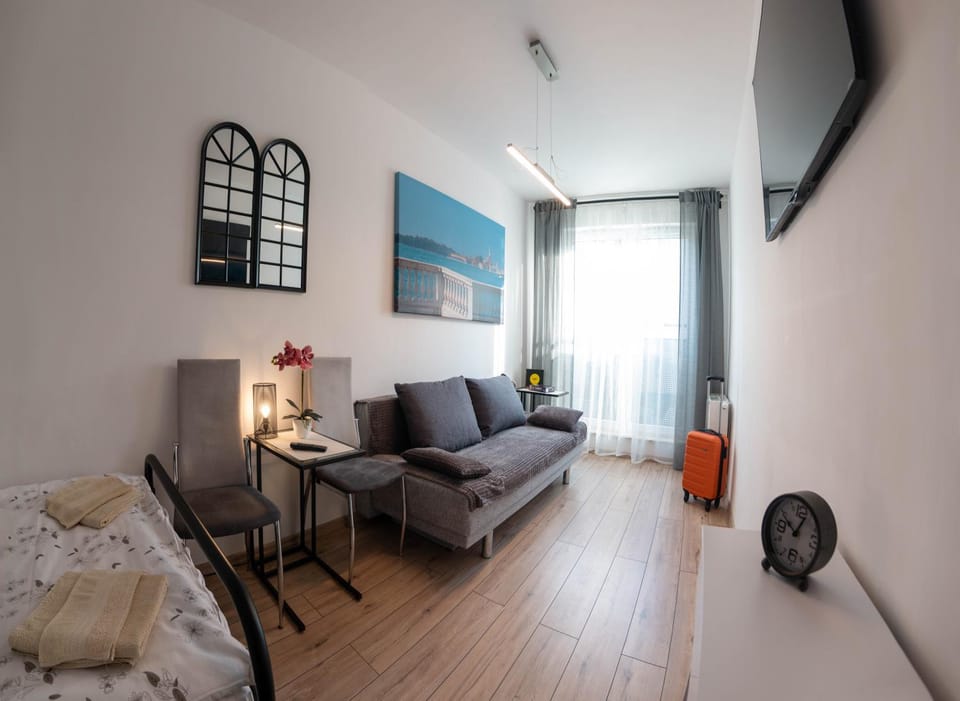 Sauna, Living room