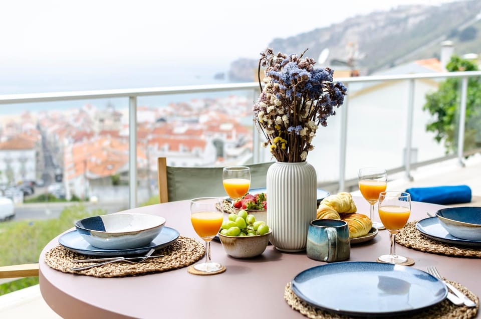 Panoramic Views - Terrace, Sea Views & Pool Apartment in Nazaré
