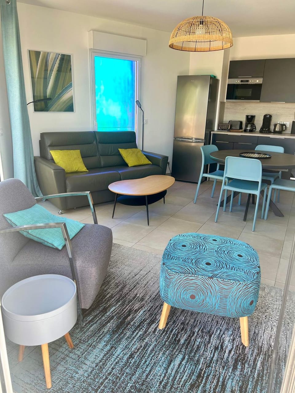 Living room, kitchen