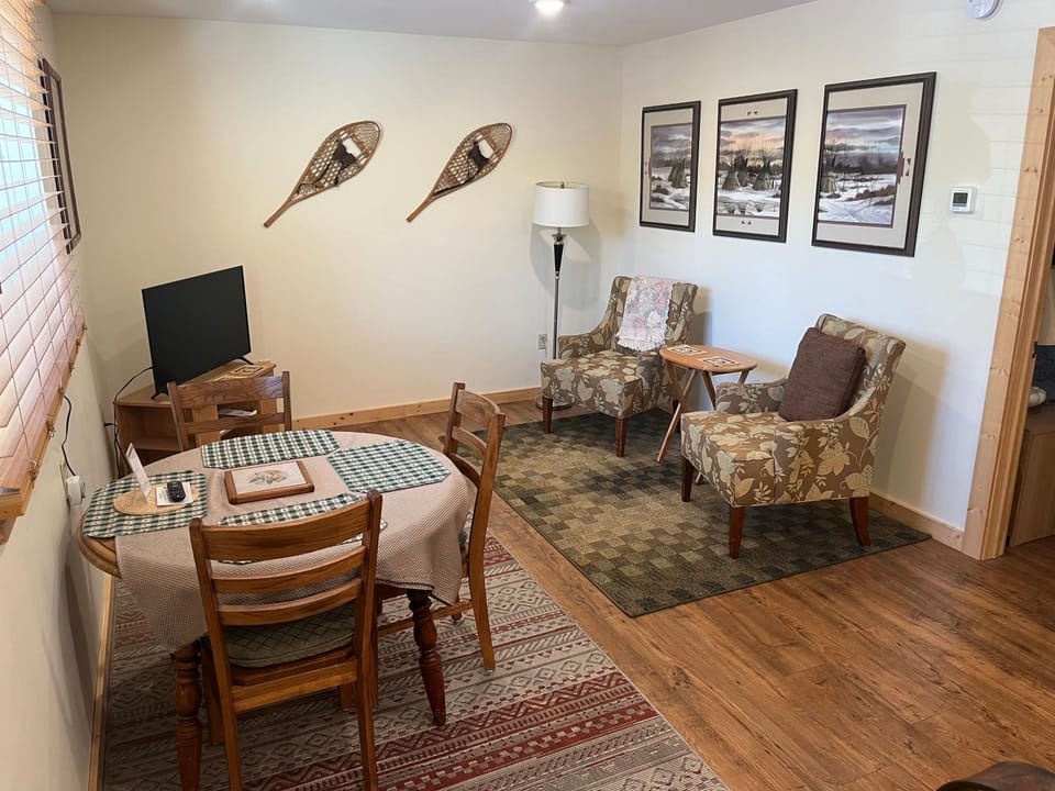 Creekside Downtown Vacation Suites, Only Adults 25 or older Hotel in Buffalo