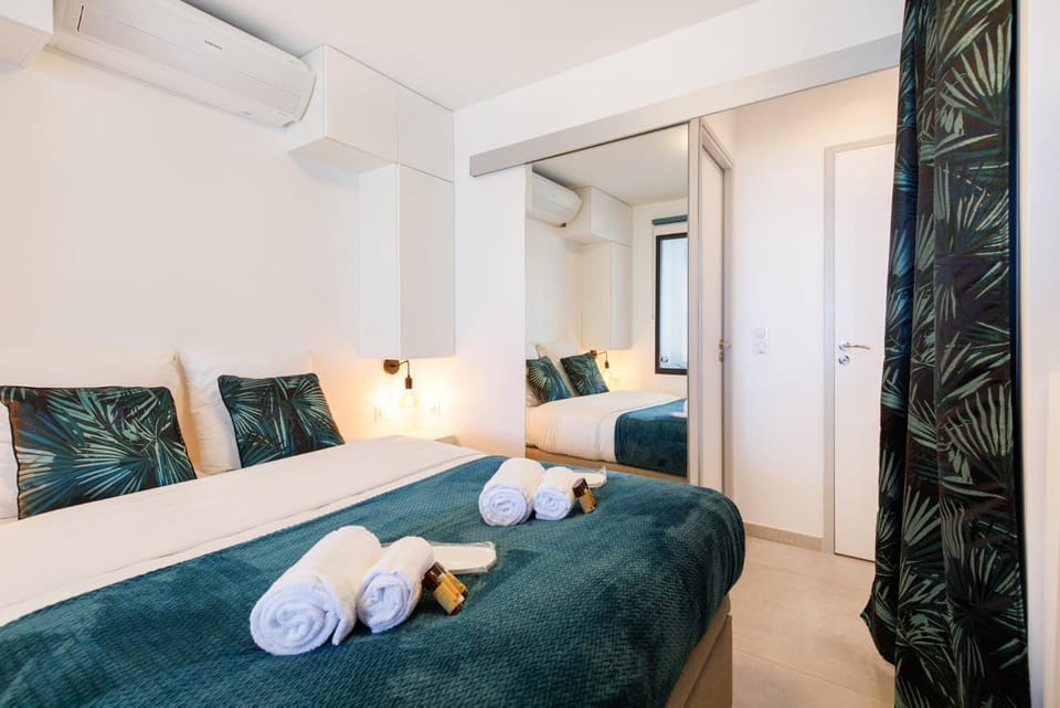 Bed, Photo of the whole room, Bedroom, towels, wardrobe, air conditioner