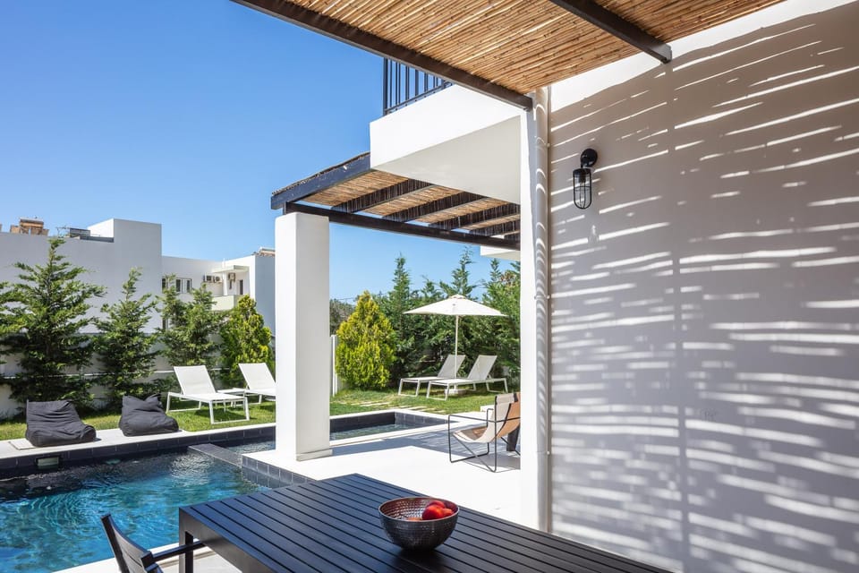 Property building, Swimming pool