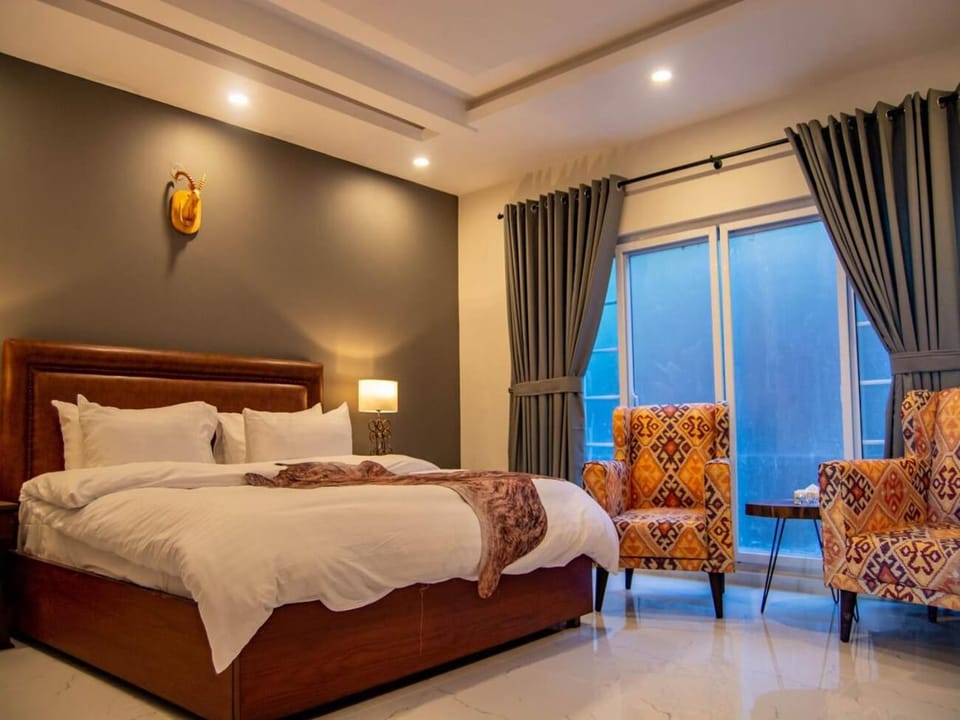 The Roomy Lodge, Murree Hotel in Punjab