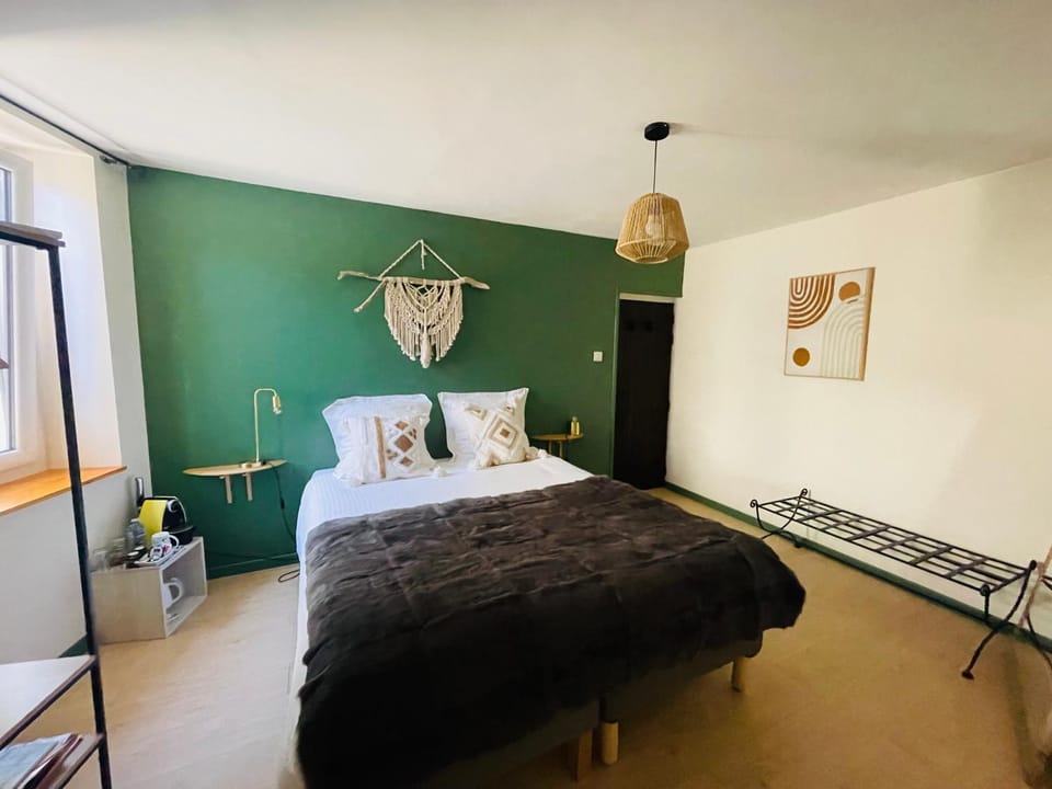 Bed, Night, Coffee/tea facilities, Decorative detail