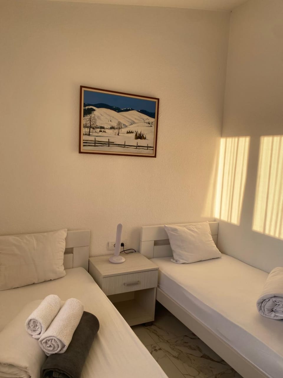 Bed, Living room, Photo of the whole room, Bedroom, towels