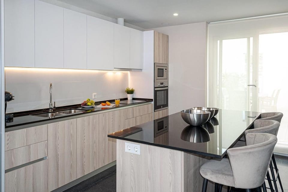 Kitchen or kitchenette, Dining area, dishwasher