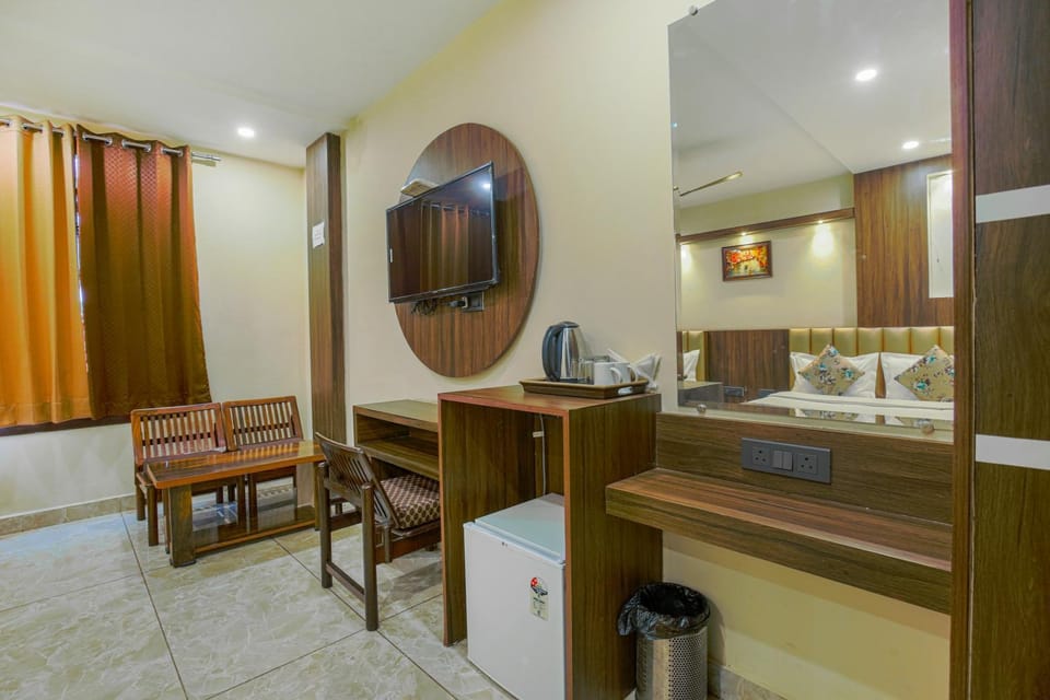 Photo of the whole room, Seating area, Bedroom, hair dresser