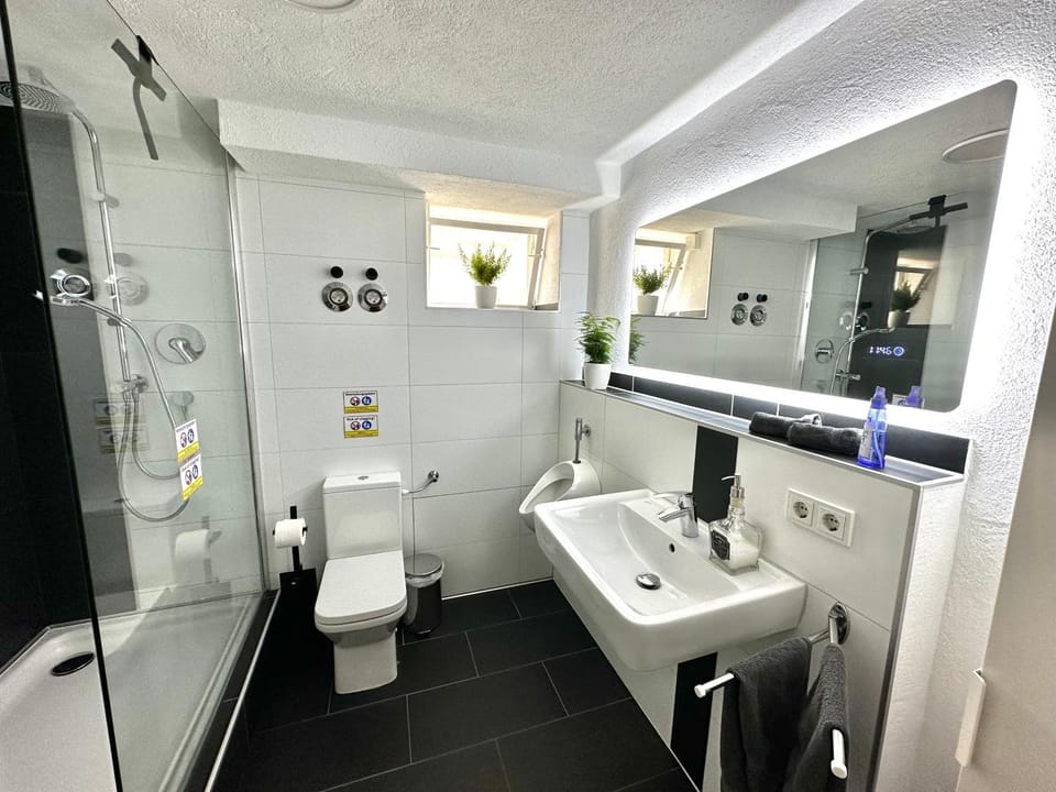 Shower, Toilet, Bathroom