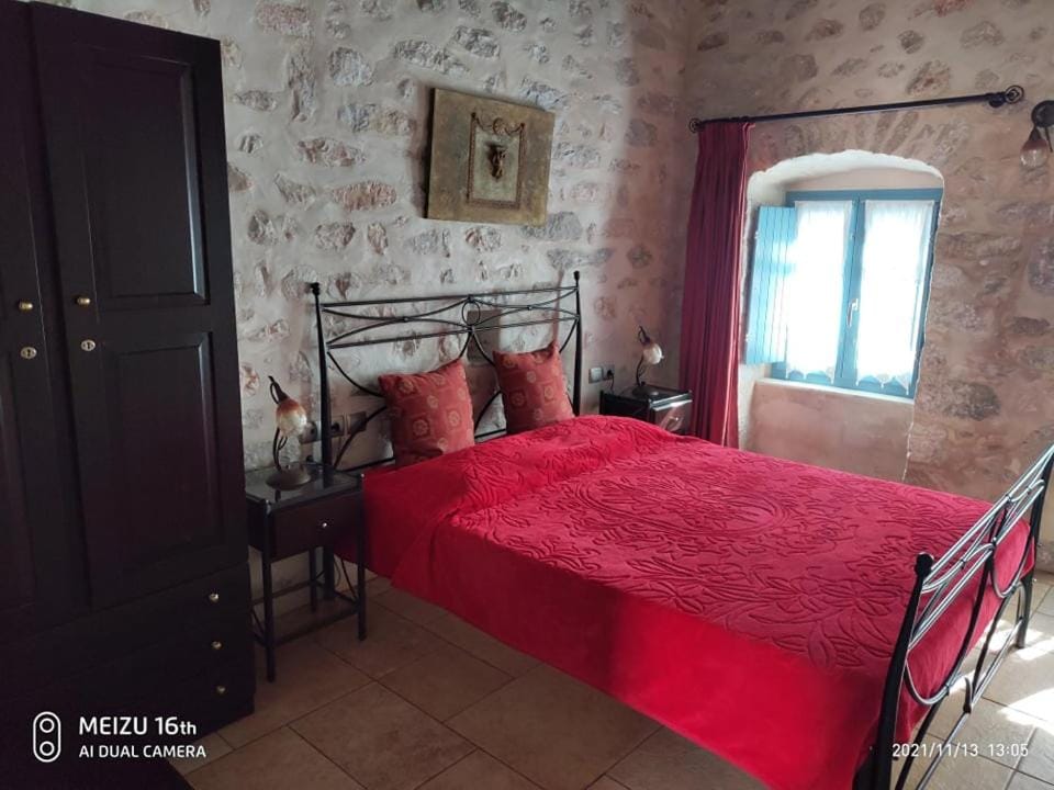 Petrounis Hotel Bed and Breakfast in Peloponnese Region