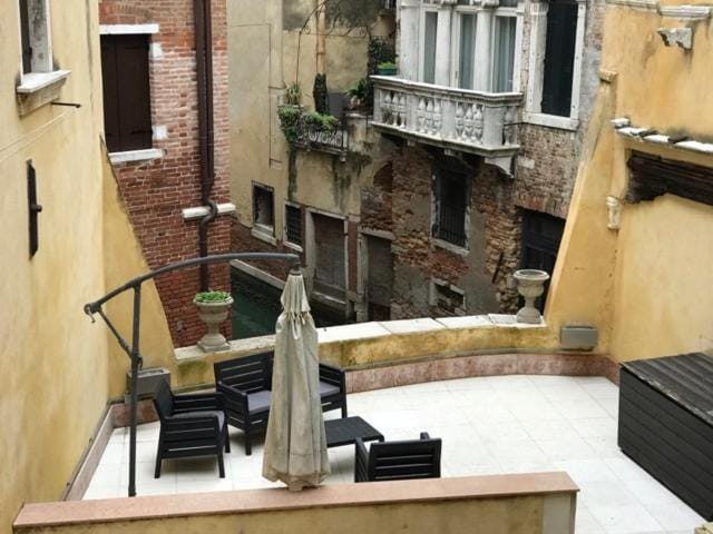 View (from property/room), Balcony/Terrace, Garden view