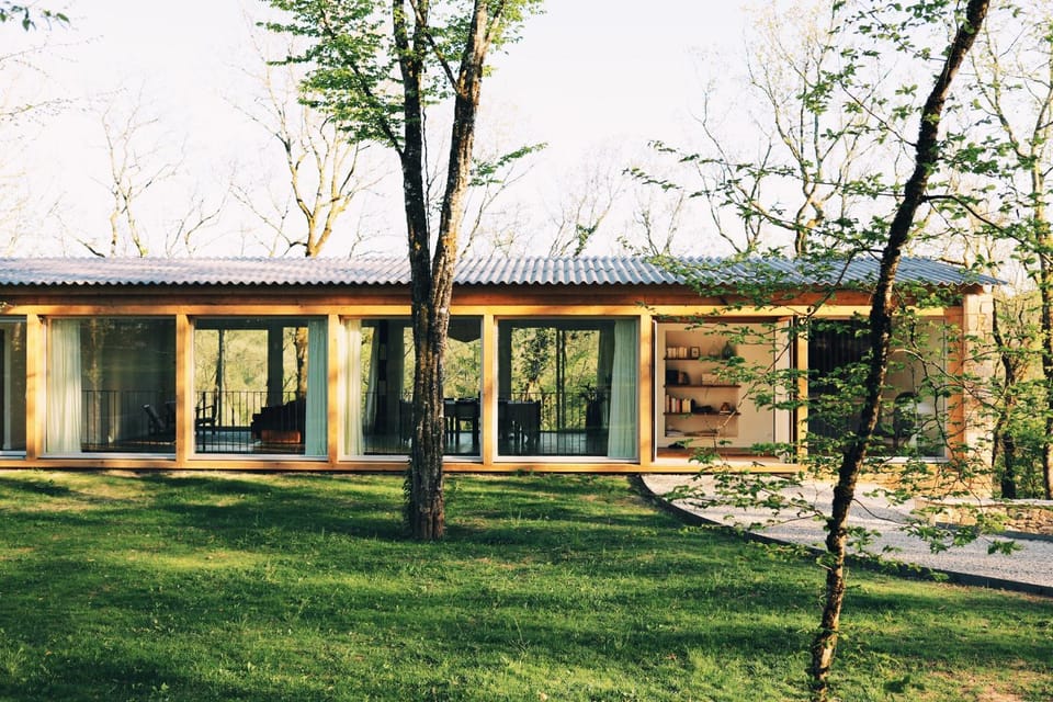 Property building, Facade/entrance, Garden