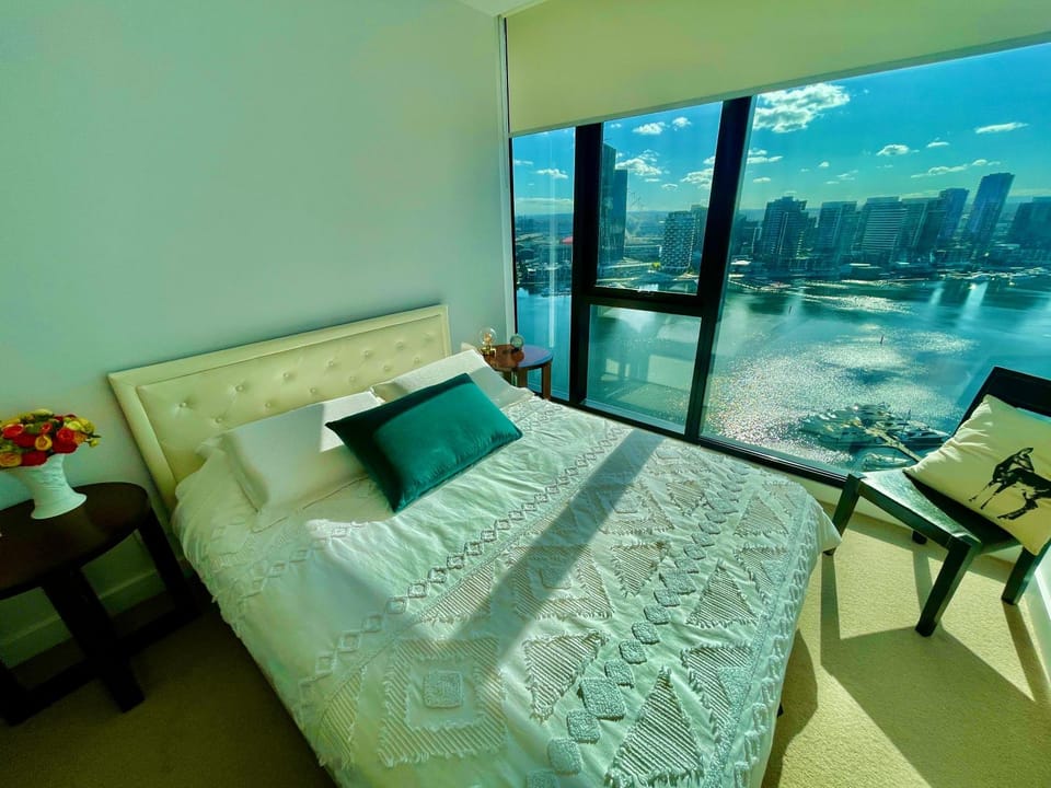 Bed, View (from property/room), Photo of the whole room, Bedroom, Lake view, River view
