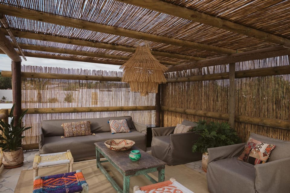 Patio, Lounge or bar
