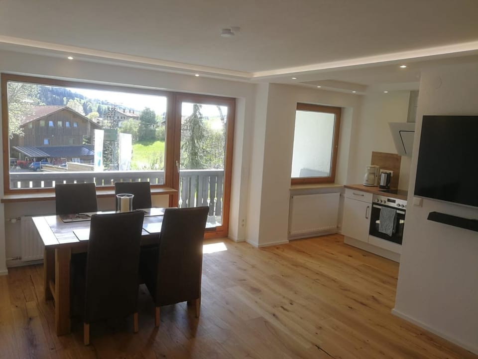 TV and multimedia, Dining area